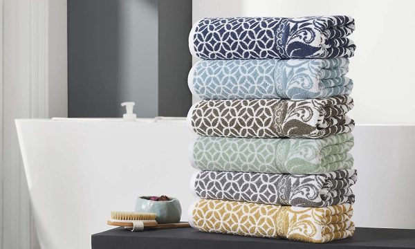 Amrapur Overseas | Trefoil Filigree 6 Piece Reversible Yarn Dyed Jacquard Towel Set (Indigo) - Image 3